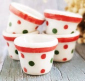 Nukkekodin Ruukku diam. 1.6 cm x k. 1.5 cm  Polka Dot 1 kpl/keramiikka